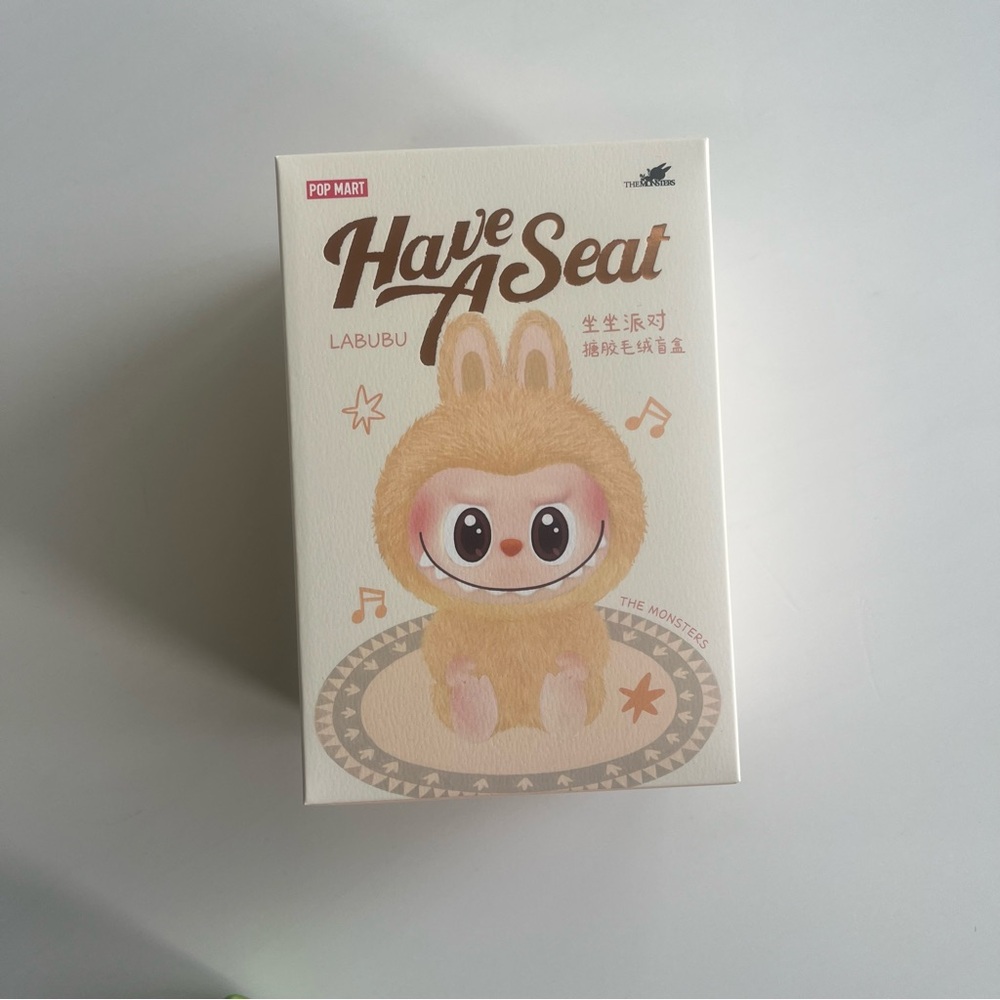 Pop Mart Labubu Green Hoodie Included Have a Seat Mystery Box - Picture 7 of 7